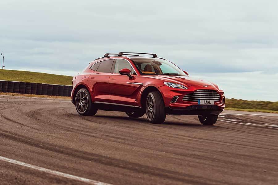 在馬丁家族新成員，全新DBX上度過非凡一天。