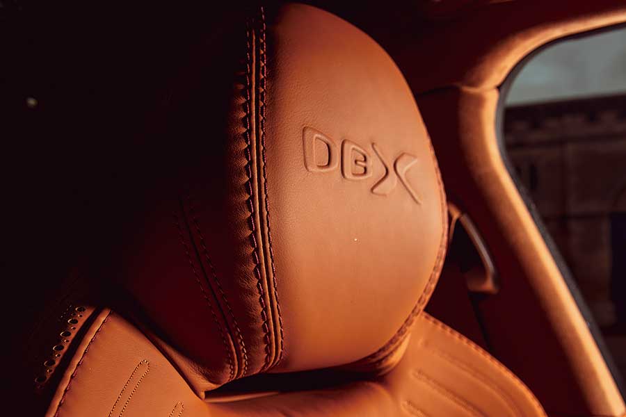 在馬丁家族新成員，全新DBX上度過非凡一天。