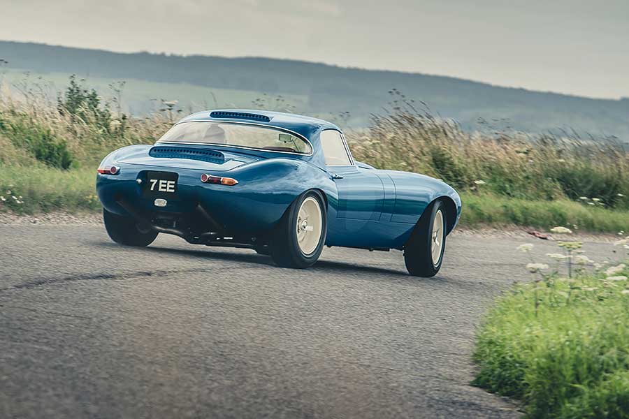 拜會一幫把翻新工程推向新境界的E-type專家,見識他們精心打造的新型Leightweight GT。