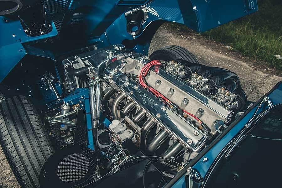 拜會一幫把翻新工程推向新境界的E-type專家,見識他們精心打造的新型Leightweight GT。