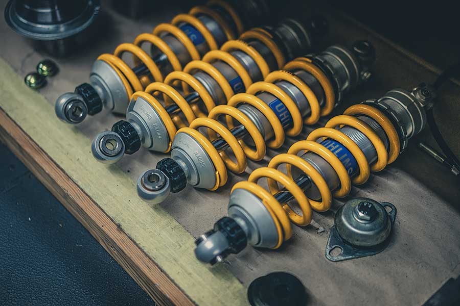 拜會一幫把翻新工程推向新境界的E-type專家,見識他們精心打造的新型Leightweight GT。