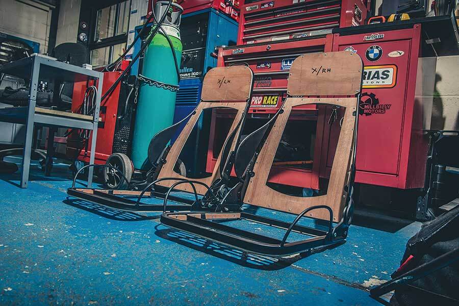 拜會一幫把翻新工程推向新境界的E-type專家,見識他們精心打造的新型Leightweight GT。