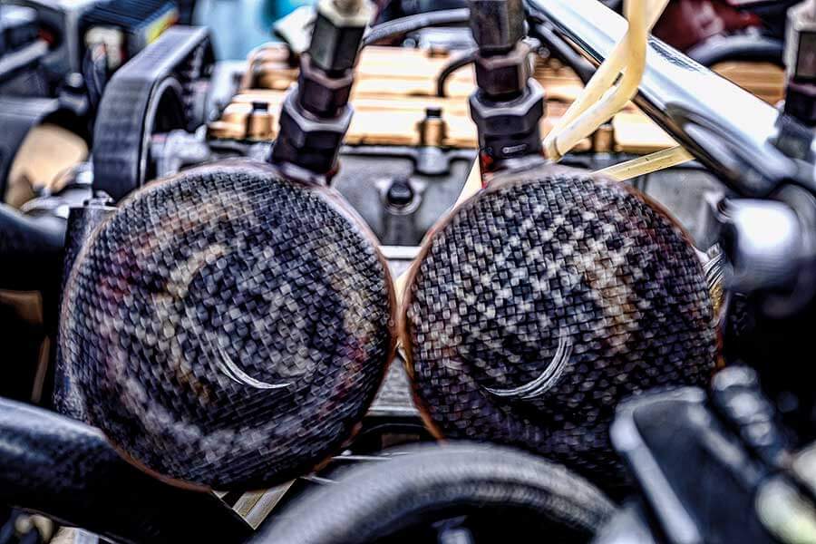 為參加拉力賽或速度賽事而限量製造的homologation賽車,近年大作有豐田GR Yaris,而七八零年代的經典作品就有Fiat Abarth 131 Rally。