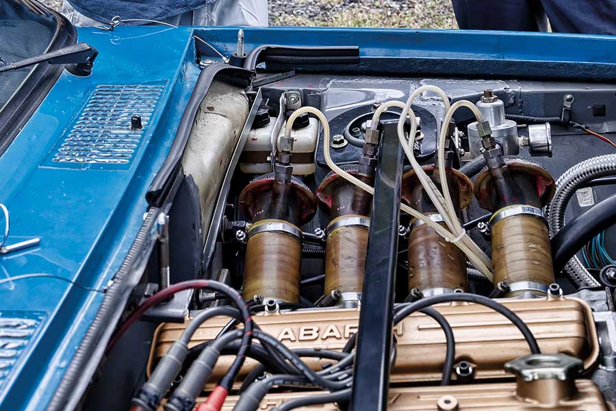 為參加拉力賽或速度賽事而限量製造的homologation賽車,近年大作有豐田GR Yaris,而七八零年代的經典作品就有Fiat Abarth 131 Rally。