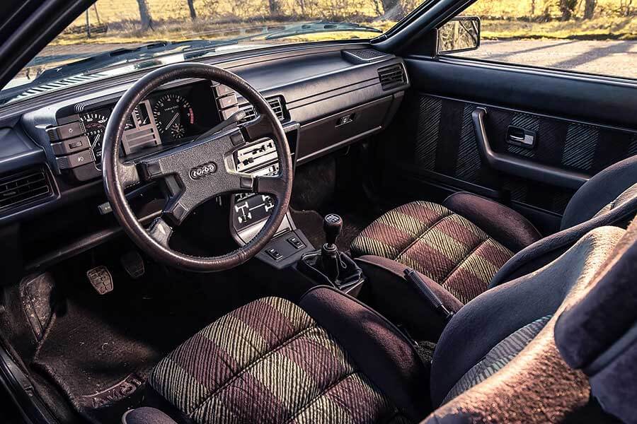 攀上奧迪quattro一脈高處未見高的高峰。