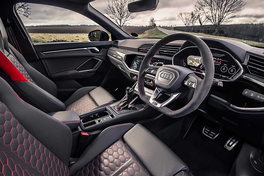 攀上奧迪quattro一脈高處未見高的高峰。