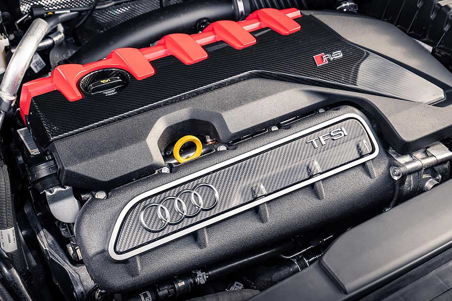 攀上奧迪quattro一脈高處未見高的高峰。