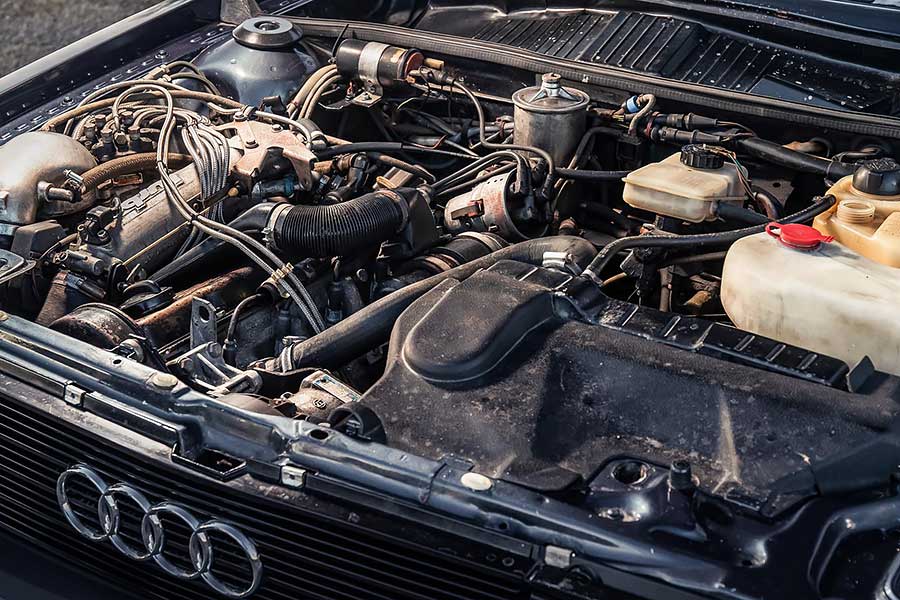 攀上奧迪quattro一脈高處未見高的高峰。