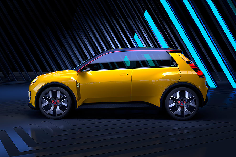 純電鋼砲大戰雖然尚未開打,但從油轉電的雷諾五號卻點燃了第一道烽火。