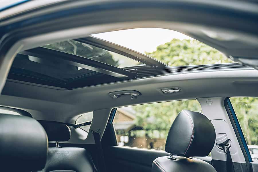 任誰都意料不到，藉由Altis轉換而來又不起眼的這號人物，居然會成為豐田在年終餐會上，保證旗下員工吃香喝辣的始作俑者。