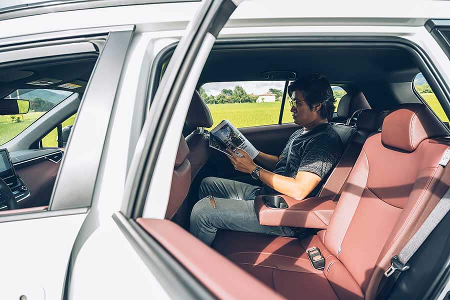 任誰都意料不到，藉由Altis轉換而來又不起眼的這號人物，居然會成為豐田在年終餐會上，保證旗下員工吃香喝辣的始作俑者。