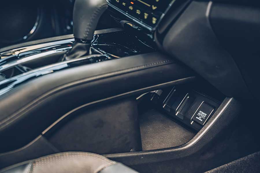 任誰都意料不到，藉由Altis轉換而來又不起眼的這號人物，居然會成為豐田在年終餐會上，保證旗下員工吃香喝辣的始作俑者。