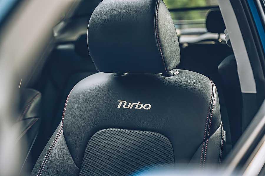 任誰都意料不到，藉由Altis轉換而來又不起眼的這號人物，居然會成為豐田在年終餐會上，保證旗下員工吃香喝辣的始作俑者。