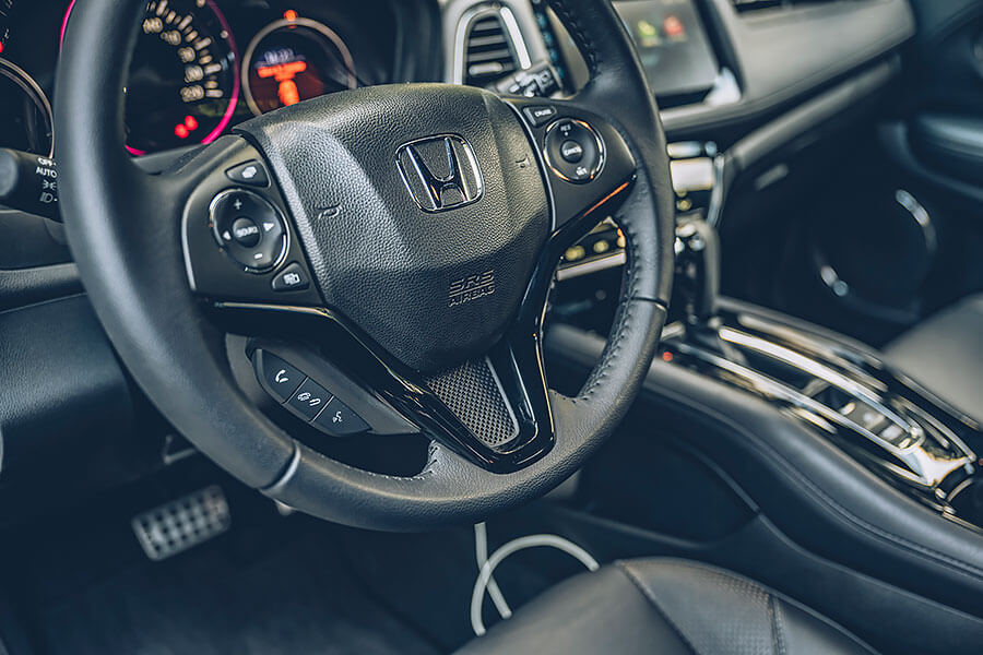 任誰都意料不到，藉由Altis轉換而來又不起眼的這號人物，居然會成為豐田在年終餐會上，保證旗下員工吃香喝辣的始作俑者。