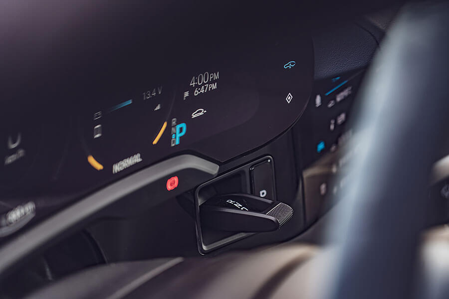 Taycan 4S絕對是泰坦中的上上之選,足夠且強大的動力後援,更別提還有三規格中最持久的續航力道,況且在帥度沒變的前提之下價錢相對親人。