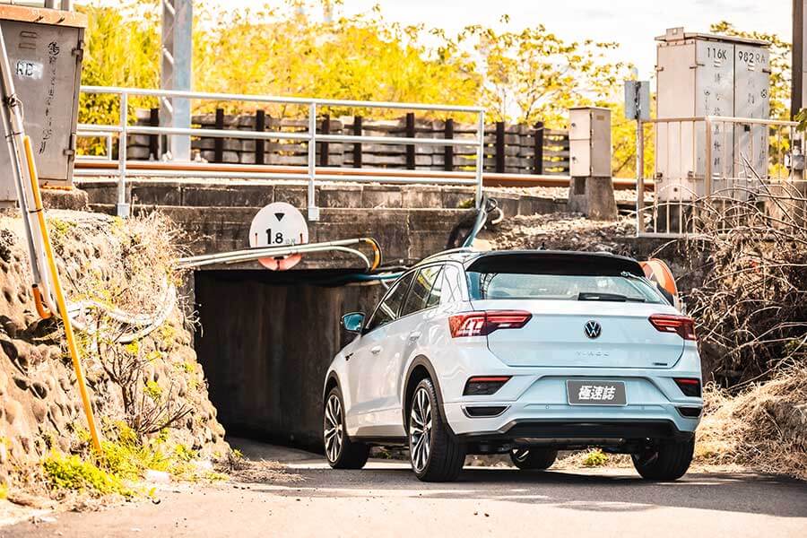 想找部內外兼具的一等好車,除了飽滿動力精準下盤功夫外,還能擁有一點也不遜於他人的高顏值,那我想你應該考慮買張搖滾區直達門檻,我知道貴了些,但它很值得。