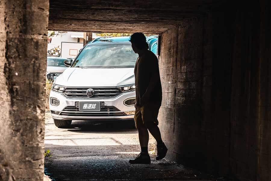 想找部內外兼具的一等好車,除了飽滿動力精準下盤功夫外,還能擁有一點也不遜於他人的高顏值,那我想你應該考慮買張搖滾區直達門檻,我知道貴了些,但它很值得。