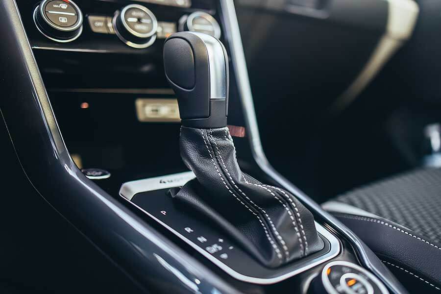 想找部內外兼具的一等好車,除了飽滿動力精準下盤功夫外,還能擁有一點也不遜於他人的高顏值,那我想你應該考慮買張搖滾區直達門檻,我知道貴了些,但它很值得。