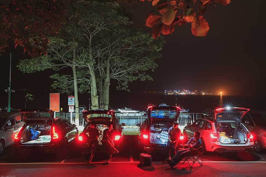 看到遠方日月潭邊的那棵大樹了嗎?左去右回,開始!