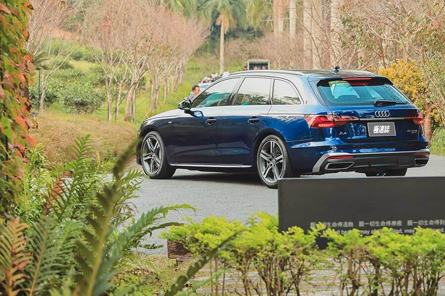 看到遠方日月潭邊的那棵大樹了嗎？左去右回，開始！