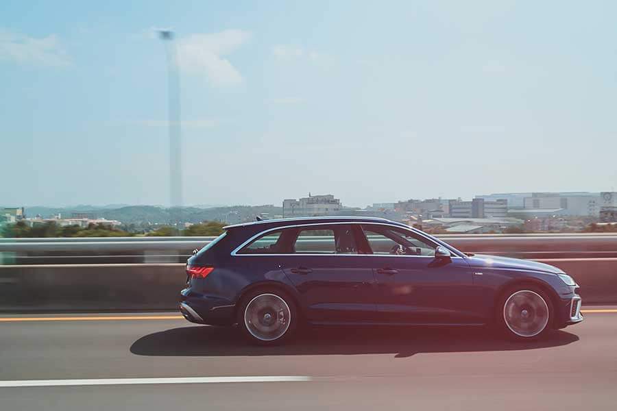 看到遠方日月潭邊的那棵大樹了嗎？左去右回，開始！