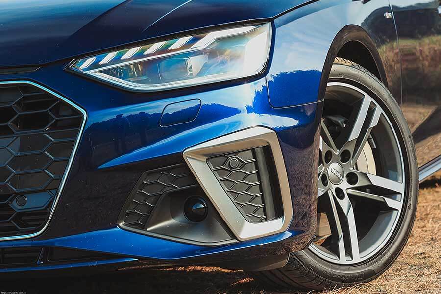 看到遠方日月潭邊的那棵大樹了嗎？左去右回，開始！