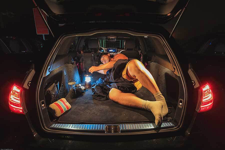 看到遠方日月潭邊的那棵大樹了嗎?左去右回,開始!