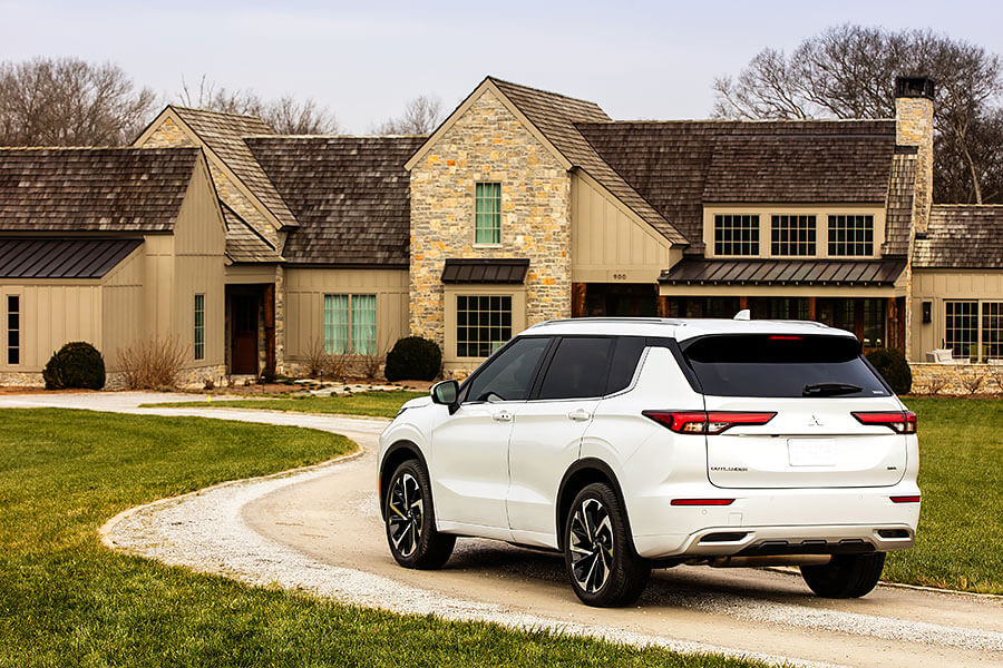 別再說人家萬年不變了，異鄉人這次可是完全煥然一新了呢！