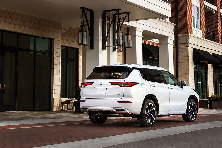 別再說人家萬年不變了，異鄉人這次可是完全煥然一新了呢！