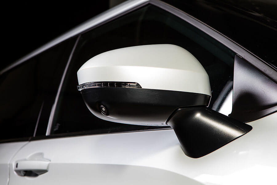 別再說人家萬年不變了，異鄉人這次可是完全煥然一新了呢！