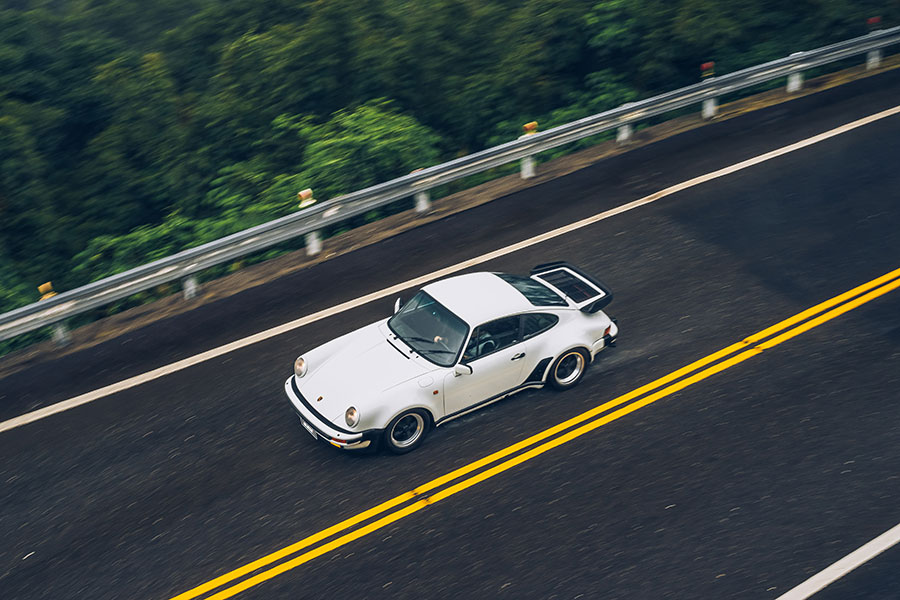 它曾是最受矚目的911,在30年後看來依舊風流倜儻。