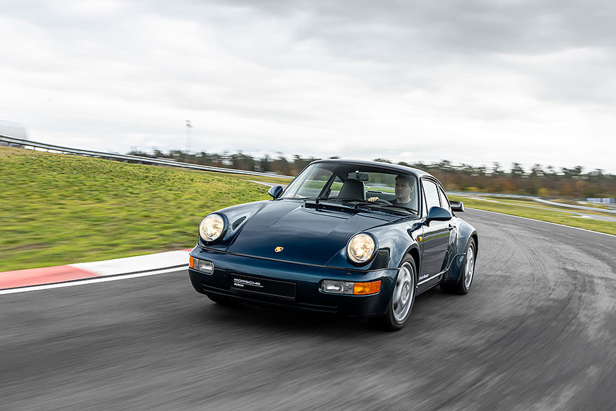 它曾是最受矚目的911,在30年後看來依舊風流倜儻。