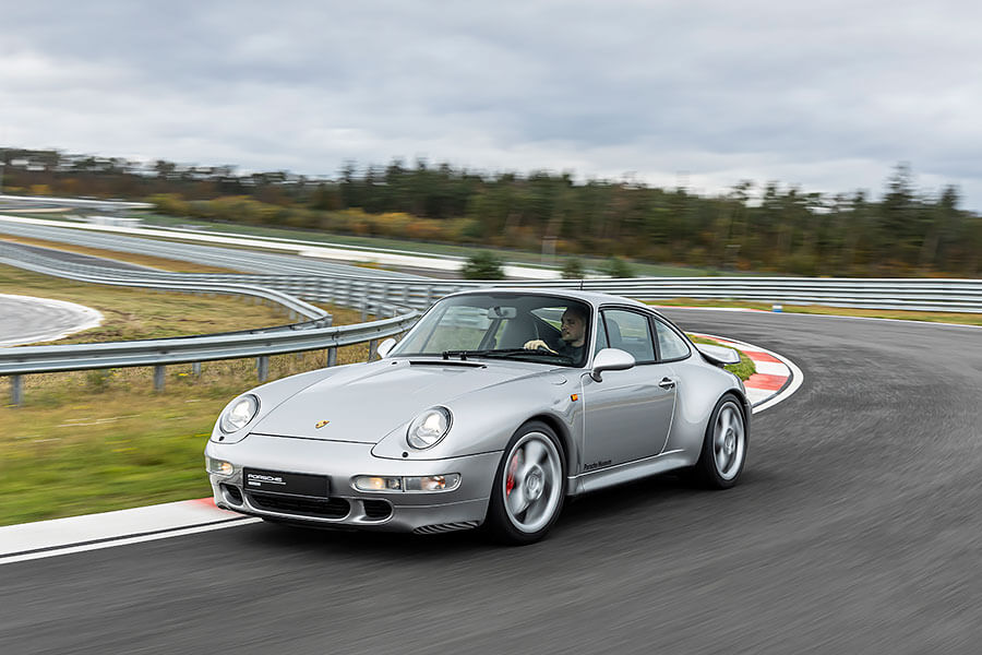 它曾是最受矚目的911,在30年後看來依舊風流倜儻。