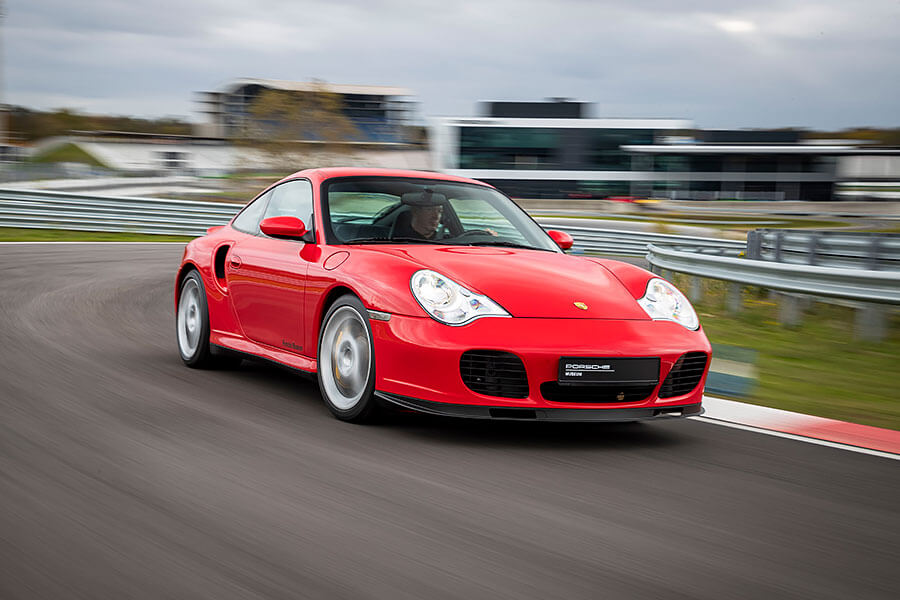 它曾是最受矚目的911,在30年後看來依舊風流倜儻。