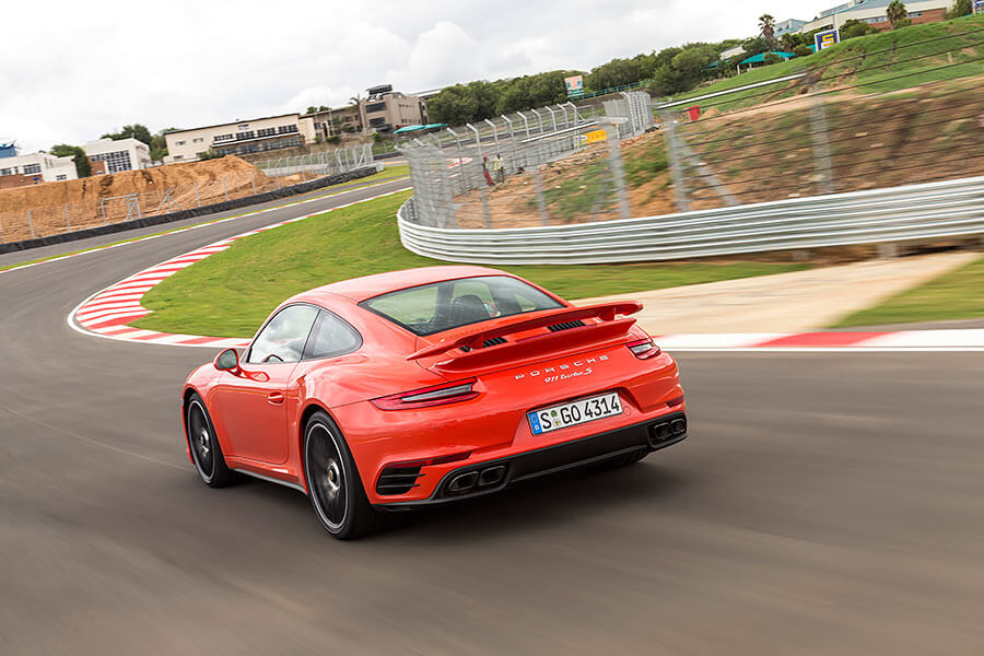 它曾是最受矚目的911,在30年後看來依舊風流倜儻。