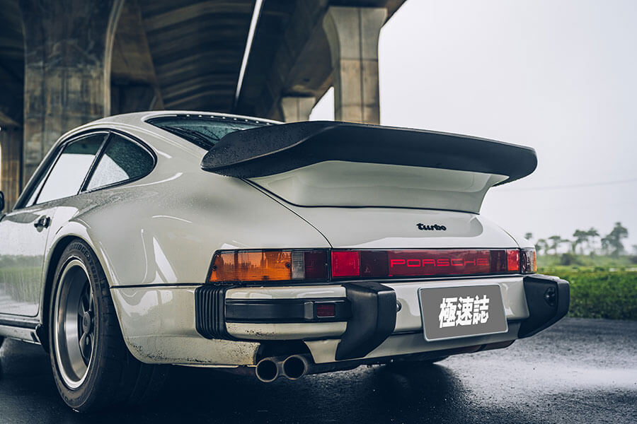 它曾是最受矚目的911,在30年後看來依舊風流倜儻。