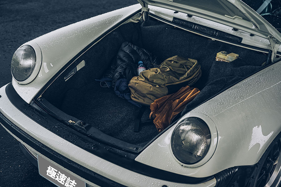 它曾是最受矚目的911,在30年後看來依舊風流倜儻。