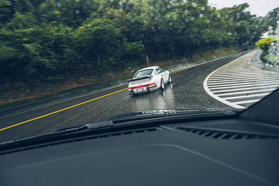 它曾是最受矚目的911,在30年後看來依舊風流倜儻。