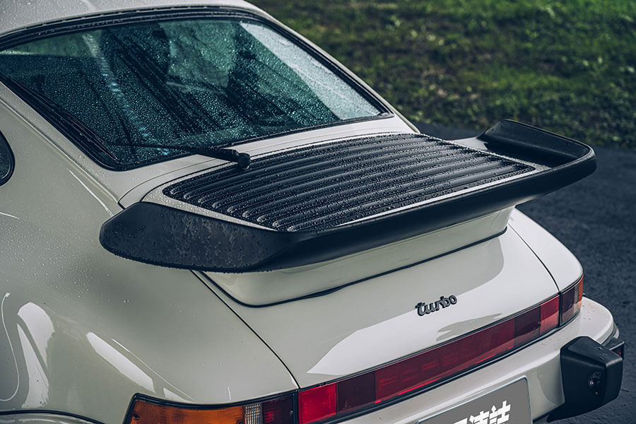 它曾是最受矚目的911,在30年後看來依舊風流倜儻。