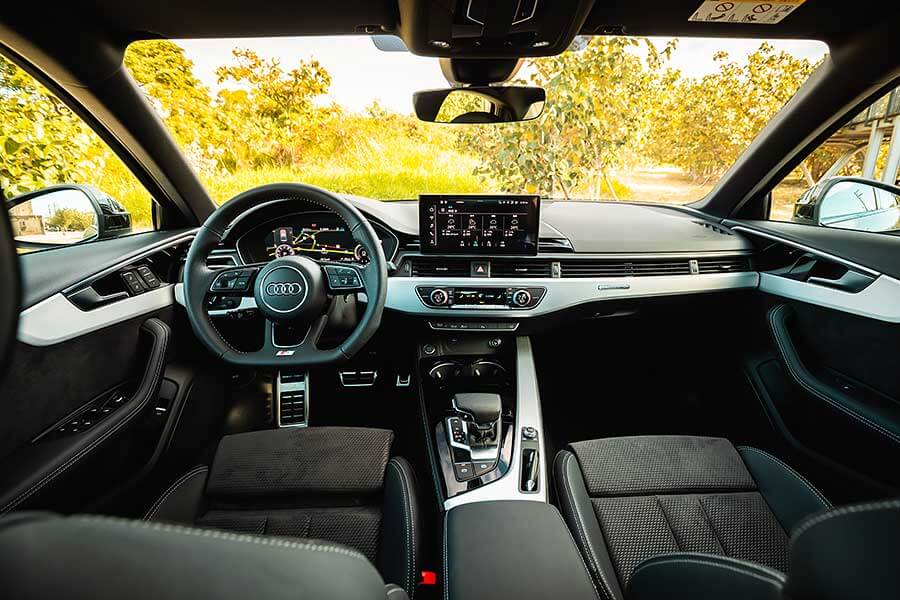 有時候，四門房車的尊貴氣質，不見得是旅行車學得來的。