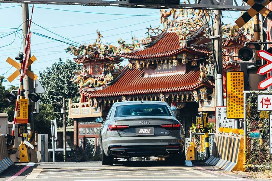 有時候，四門房車的尊貴氣質，不見得是旅行車學得來的。