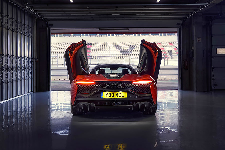 來了!來了!麥拉倫P1之後最強的新型油電飛鏢終於來了!