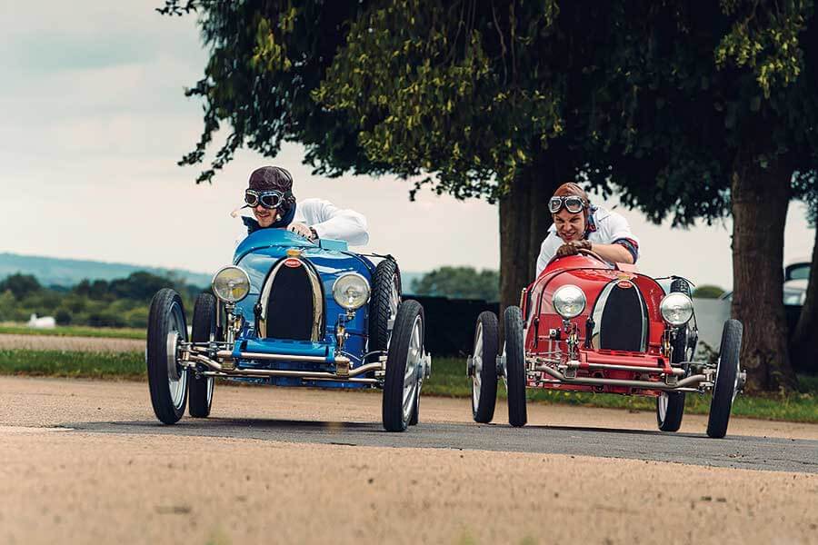 Bugatti Baby曾經是世上最絕的玩具車。相隔一個世紀後,這些玩具車現已捲土重來,而且尺寸剛好容得下成年人。發現目標,出擊!