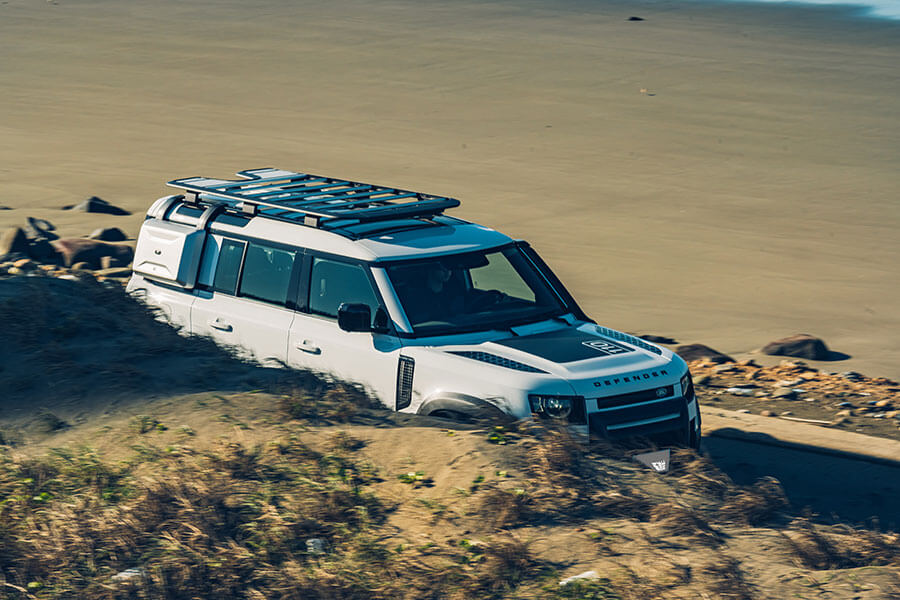 一部能場上威風超過七十年的車其實多不勝舉,但就一部以純Off Road定位的越野車來說,多年下來Defender依舊能一貫自家精神及風格。
