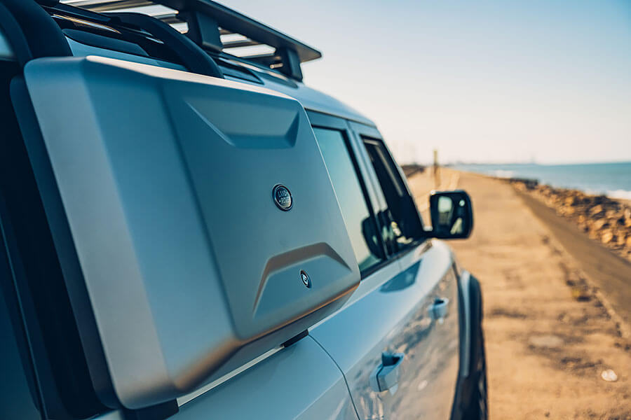 一部能場上威風超過七十年的車其實多不勝舉,但就一部以純Off Road定位的越野車來說,多年下來Defender依舊能一貫自家精神及風格。