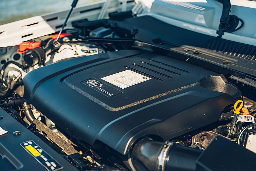 一部能場上威風超過七十年的車其實多不勝舉,但就一部以純Off Road定位的越野車來說,多年下來Defender依舊能一貫自家精神及風格。