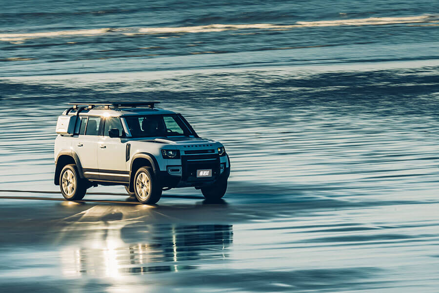 一部能場上威風超過七十年的車其實多不勝舉,但就一部以純Off Road定位的越野車來說,多年下來Defender依舊能一貫自家精神及風格。