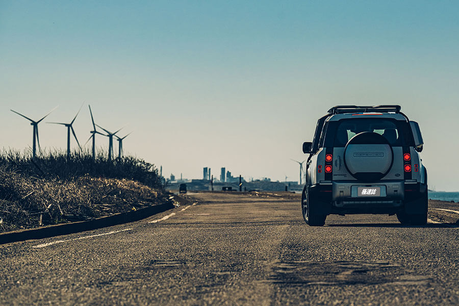 一部能場上威風超過七十年的車其實多不勝舉,但就一部以純Off Road定位的越野車來說,多年下來Defender依舊能一貫自家精神及風格。