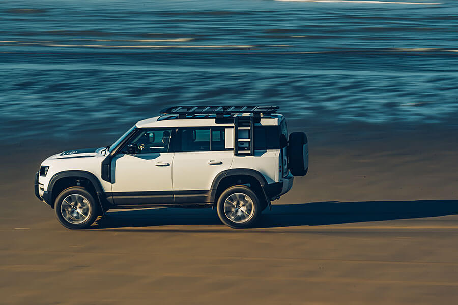 一部能場上威風超過七十年的車其實多不勝舉,但就一部以純Off Road定位的越野車來說,多年下來Defender依舊能一貫自家精神及風格。