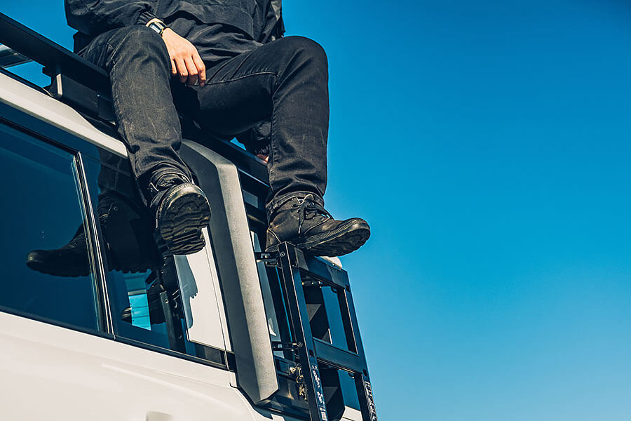 一部能場上威風超過七十年的車其實多不勝舉,但就一部以純Off Road定位的越野車來說,多年下來Defender依舊能一貫自家精神及風格。